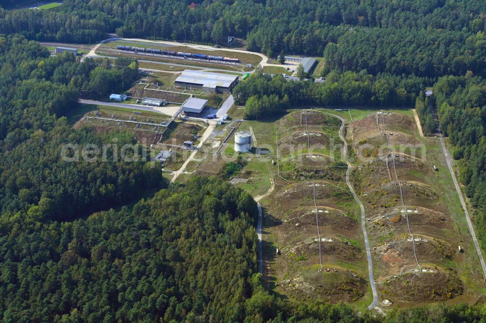 Cunnersdorf from the bird's eye view: Mineral oil - tank on street Zum alten Bahnhof in Cunnersdorf in the state Saxony, Germany