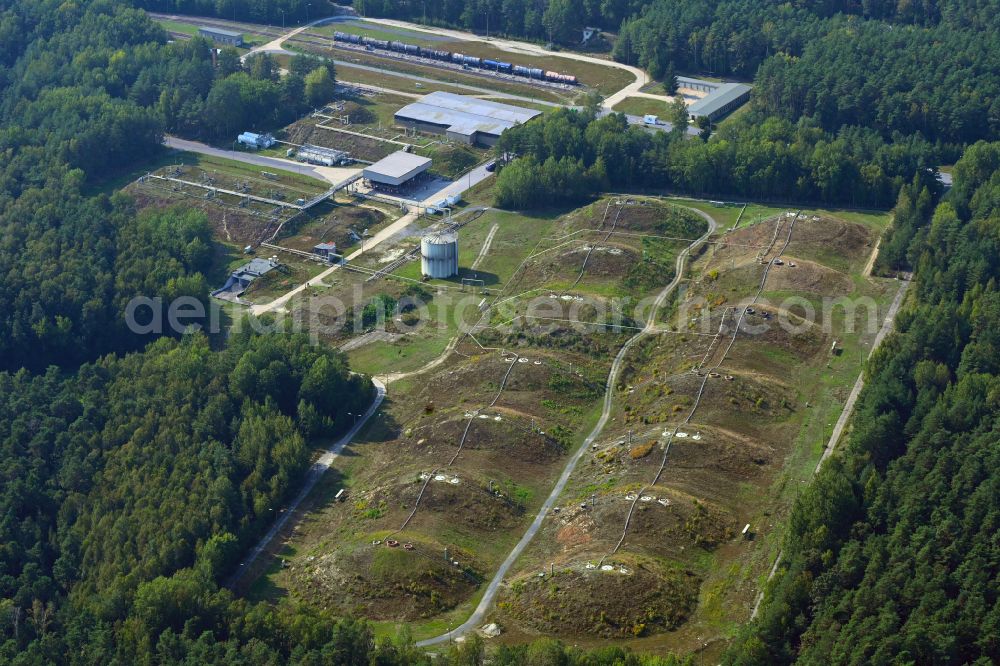 Aerial photograph Cunnersdorf - Mineral oil - tank on street Zum alten Bahnhof in Cunnersdorf in the state Saxony, Germany