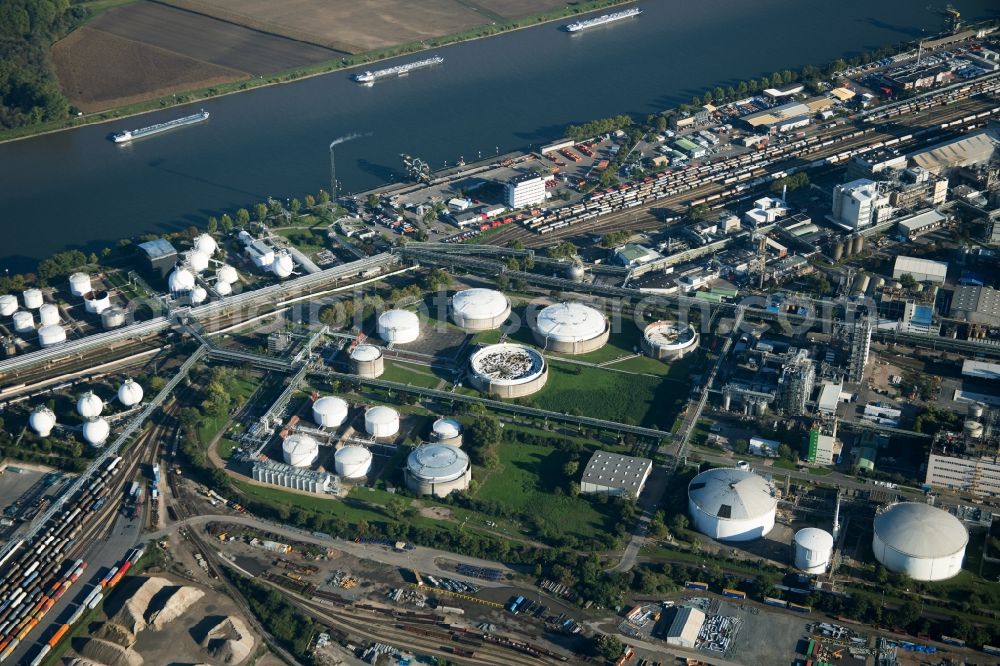 Ludwigshafen am Rhein from the bird's eye view: Tank of BASF in Ludwigshafen am Rhein in the state Rhineland-Palatinate