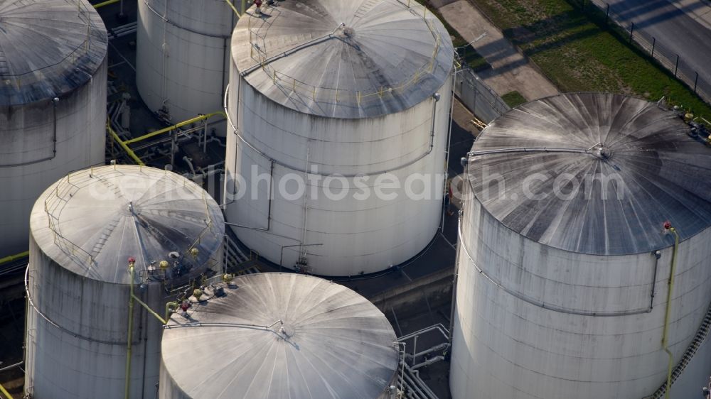 Aerial photograph Bendorf - Mineral oil - tank in Bendorf in the state Rhineland-Palatinate, Germany