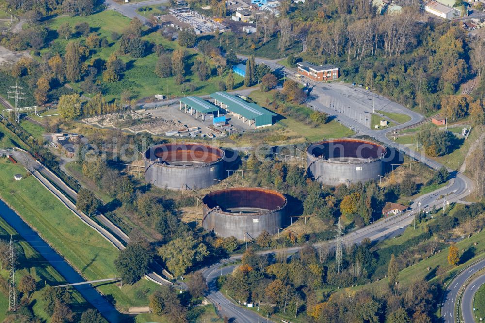 Oberhausen from above - Mineral oil - tank OQ Chemicals factory Ruhrchemie on street Koenigstrasse in the district Sterkrade-Nord in Oberhausen at Ruhrgebiet in the state North Rhine-Westphalia, Germany