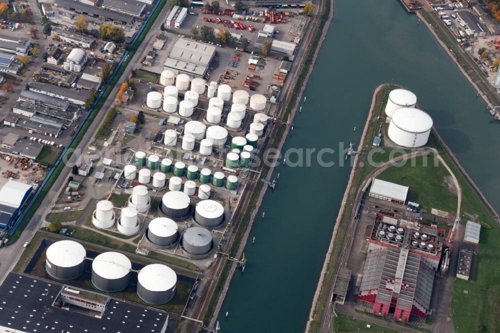 Aerial photograph Karlsruhe - Mineral oil refinery Oberrhein in Karlsruhe, in Baden-Wuerttemberg. The mineral oil refinery Oberrhein (MiRO) in Karlsruhe, Germany is Germany's largest fuel refinery and one of the most modern and efficient refineries in Europe