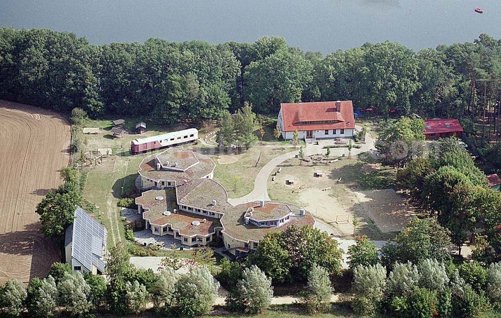 Aerial photograph Mirow / Brandenburg - Mirow / Brandenburg Erste ökologische Wohlfühl-Jugendherberge Deutschlands Jugendherberge Mirow 21 Retzower Straße 17252 Mirow Tel.: 039833/20726 Fax: 039833/22057 E-Mail: mirow21@t-online.de 16.09.2003