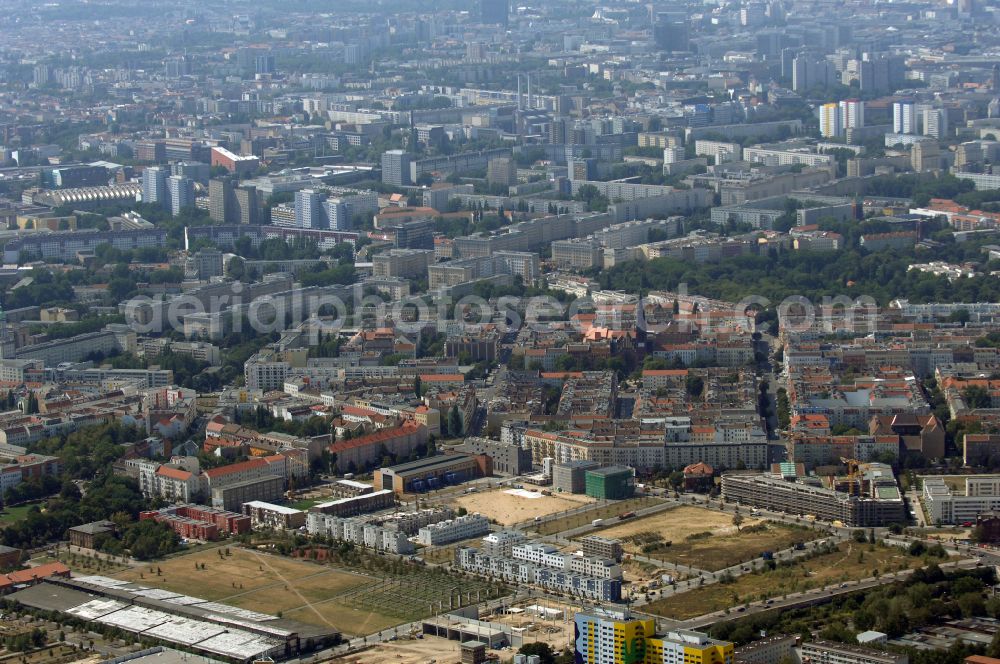 Aerial photograph Berlin - Mixing of residential and commercial settlements on Eldenaer Strasse in the district Prenzlauer Berg in Berlin, Germany