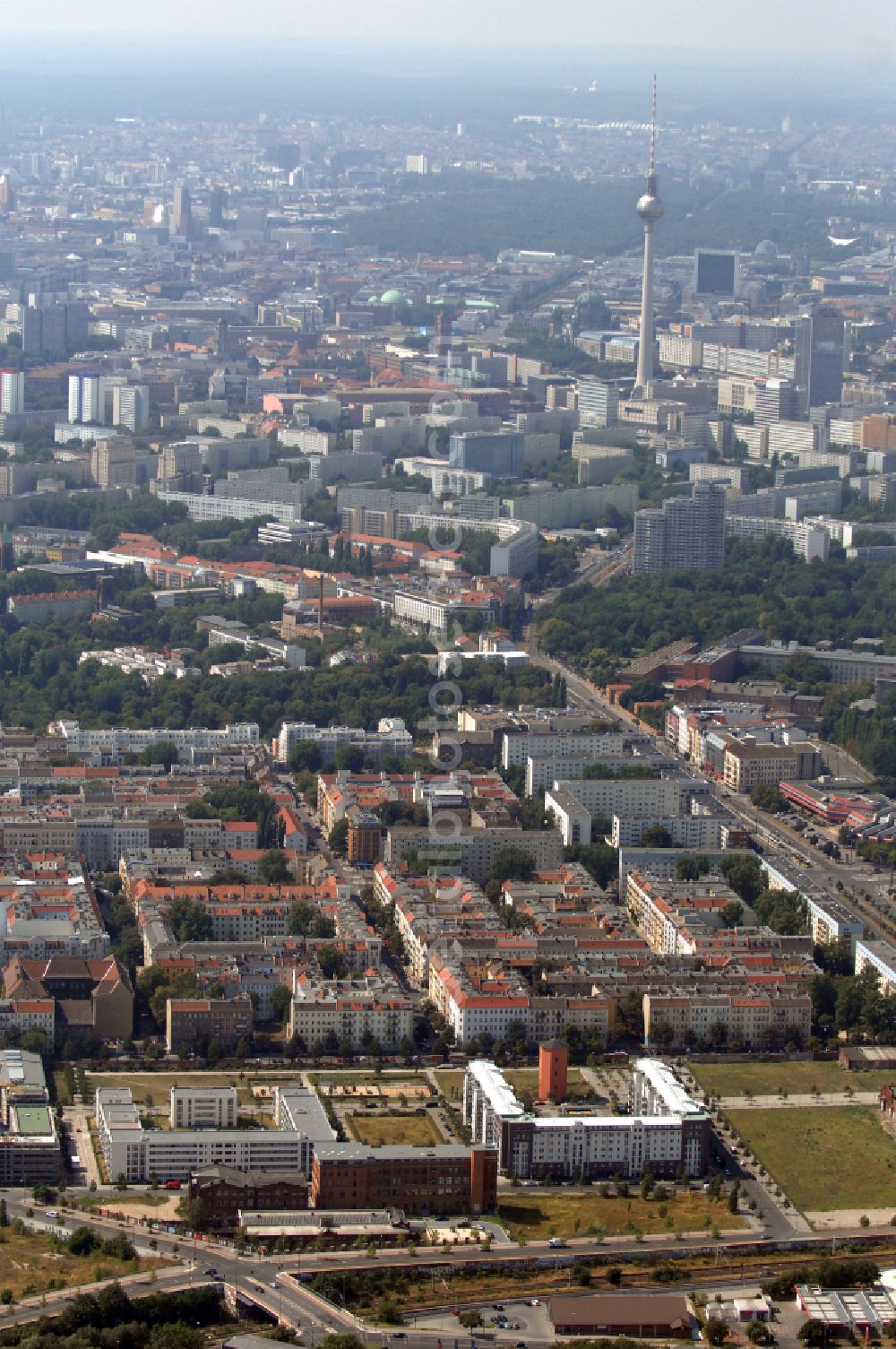 Berlin from the bird's eye view: Mixing of residential and commercial settlements on Eldenaer Strasse in the district Prenzlauer Berg in Berlin, Germany