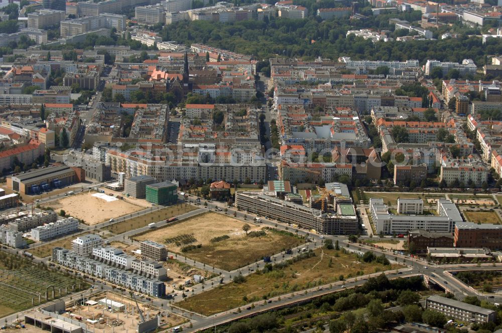 Aerial image Berlin - Mixing of residential and commercial settlements on Eldenaer Strasse in the district Prenzlauer Berg in Berlin, Germany