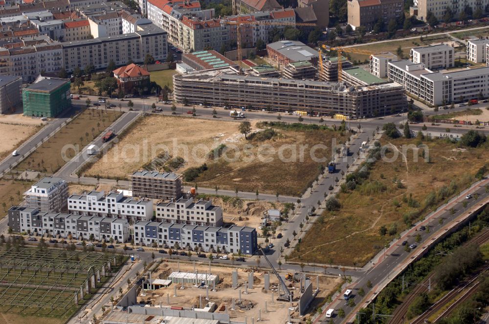 Berlin from the bird's eye view: Mixing of residential and commercial settlements on Eldenaer Strasse in the district Prenzlauer Berg in Berlin, Germany