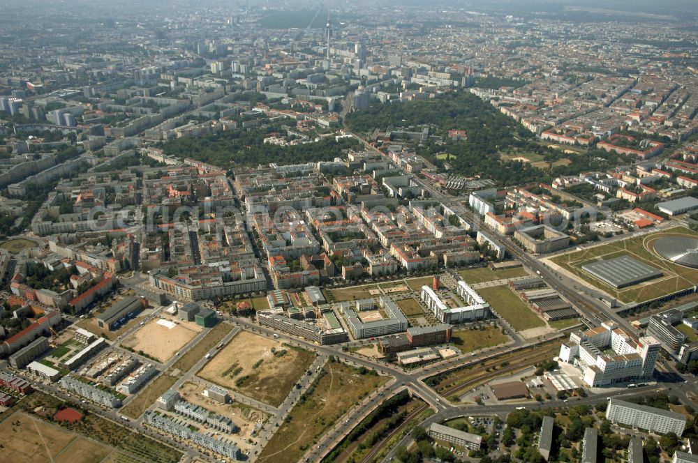 Berlin from above - Mixing of residential and commercial settlements on Eldenaer Strasse in the district Prenzlauer Berg in Berlin, Germany