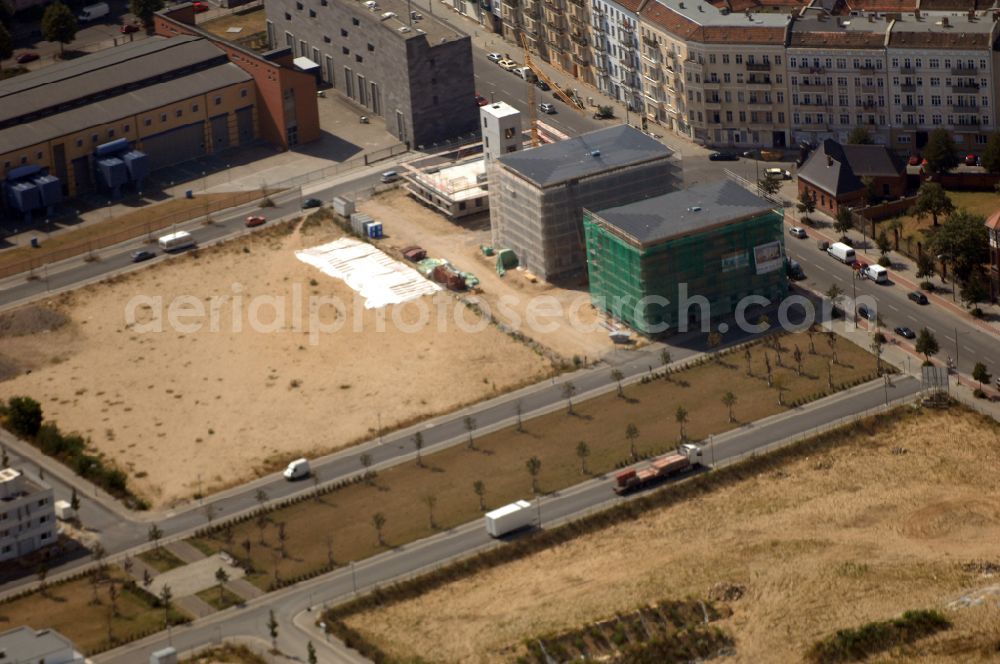 Aerial photograph Berlin - Mixing of residential and commercial settlements on Eldenaer Strasse in the district Prenzlauer Berg in Berlin, Germany