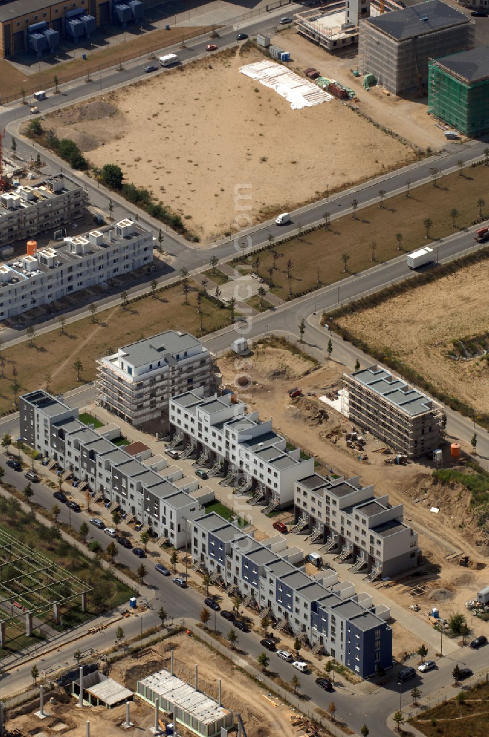 Aerial photograph Berlin - Mixing of residential and commercial settlements on Eldenaer Strasse in the district Prenzlauer Berg in Berlin, Germany