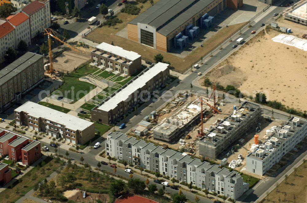 Aerial photograph Berlin - Mixing of residential and commercial settlements on Eldenaer Strasse in the district Prenzlauer Berg in Berlin, Germany