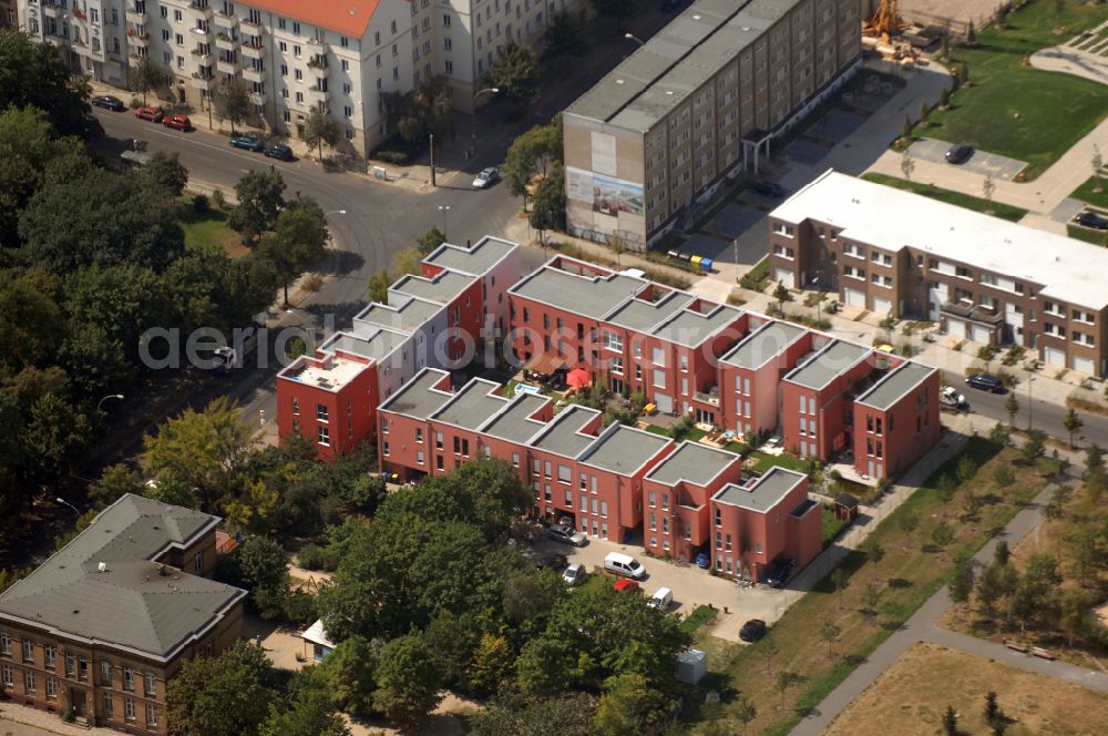 Aerial photograph Berlin - Mixing of residential and commercial settlements on Eldenaer Strasse in the district Prenzlauer Berg in Berlin, Germany