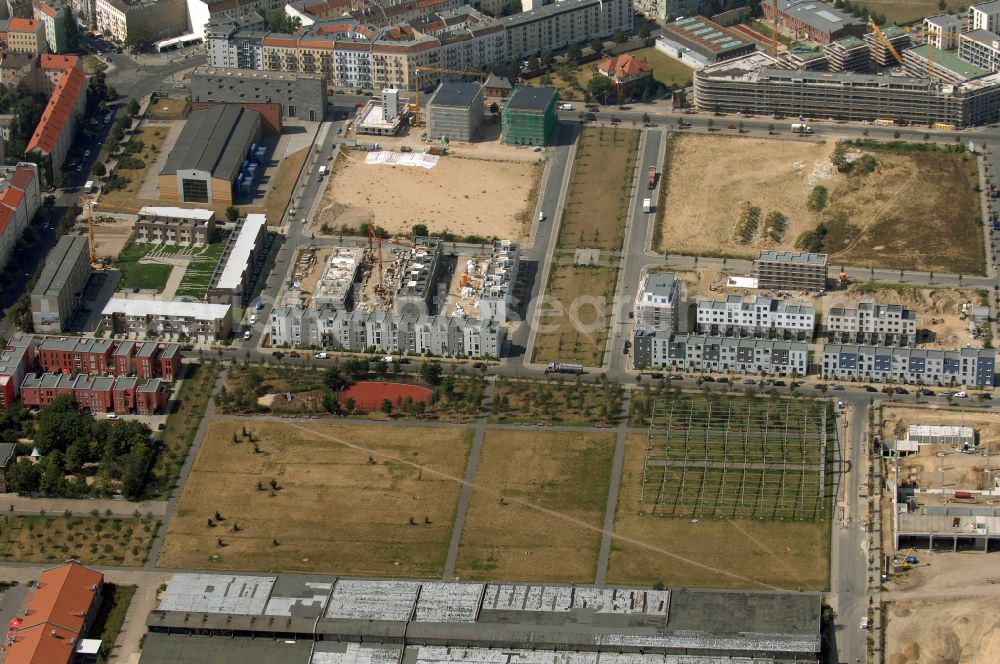 Berlin from above - Mixing of residential and commercial settlements on Eldenaer Strasse in the district Prenzlauer Berg in Berlin, Germany