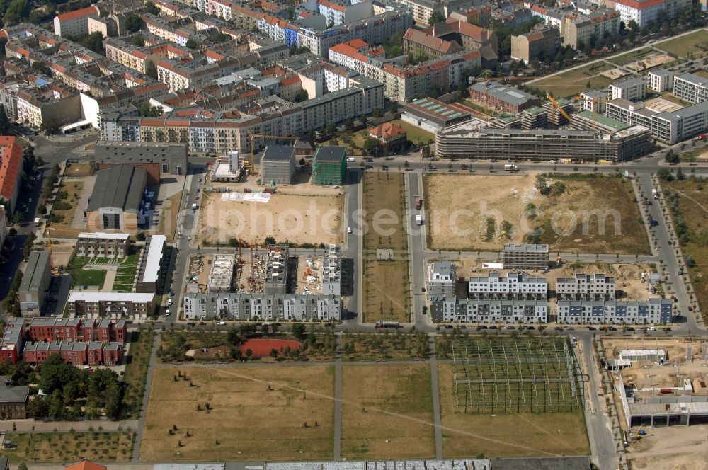 Aerial photograph Berlin - Mixing of residential and commercial settlements on Eldenaer Strasse in the district Prenzlauer Berg in Berlin, Germany