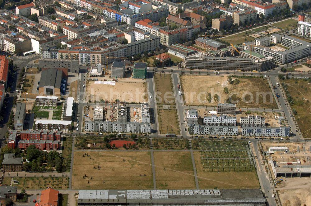 Berlin from above - Mixing of residential and commercial settlements on Eldenaer Strasse in the district Prenzlauer Berg in Berlin, Germany