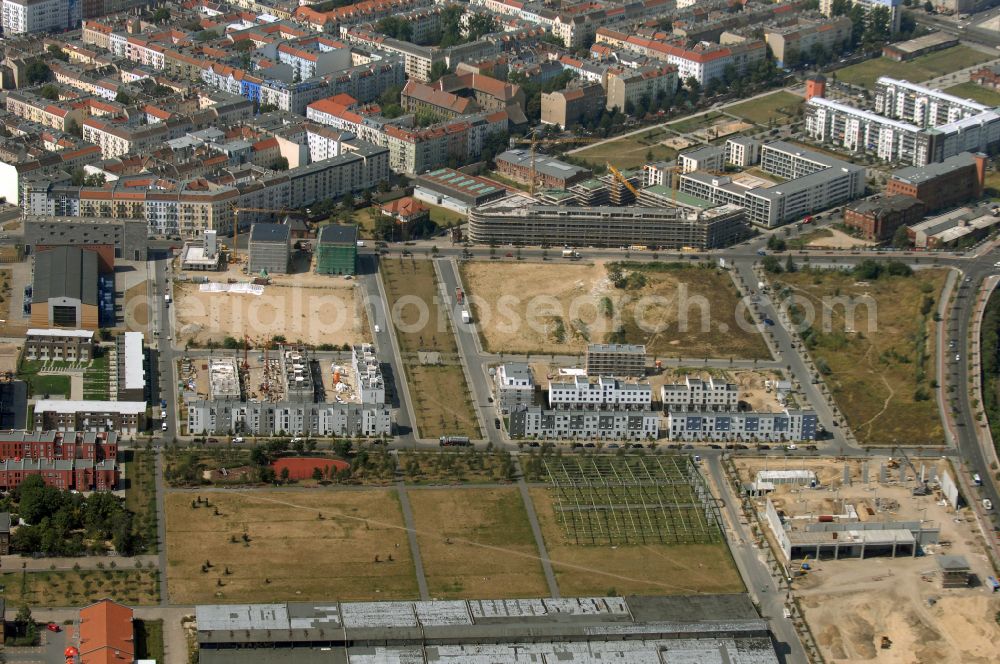 Berlin from the bird's eye view: Mixing of residential and commercial settlements on Eldenaer Strasse in the district Prenzlauer Berg in Berlin, Germany