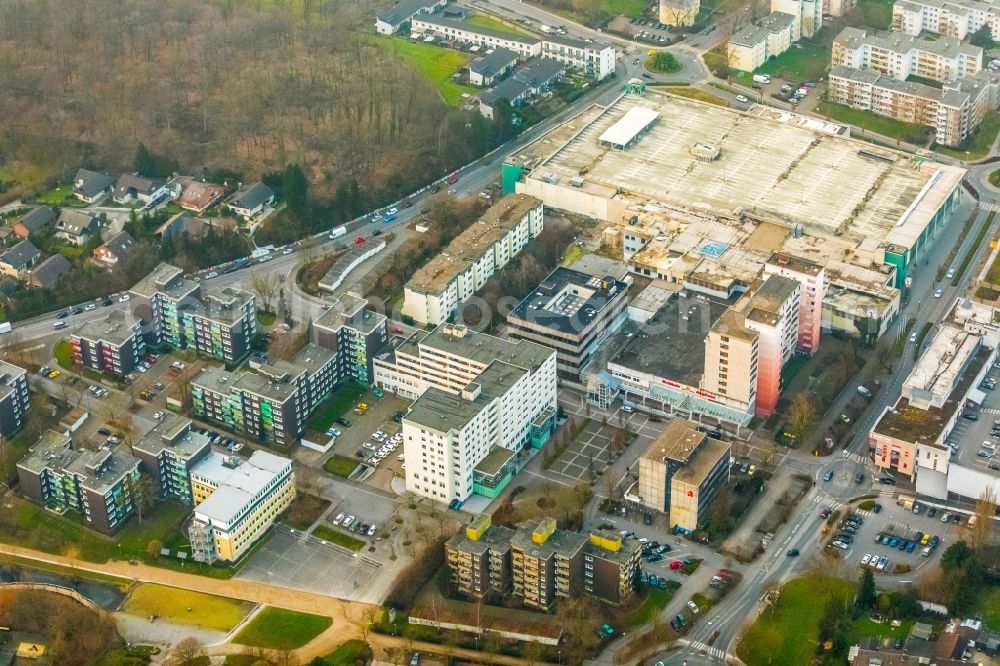 Bergkamen from above - Mixing of residential and commercial settlements on Gedaechtnisstrasse in the district Weddinghofen in Bergkamen in the state North Rhine-Westphalia, Germany