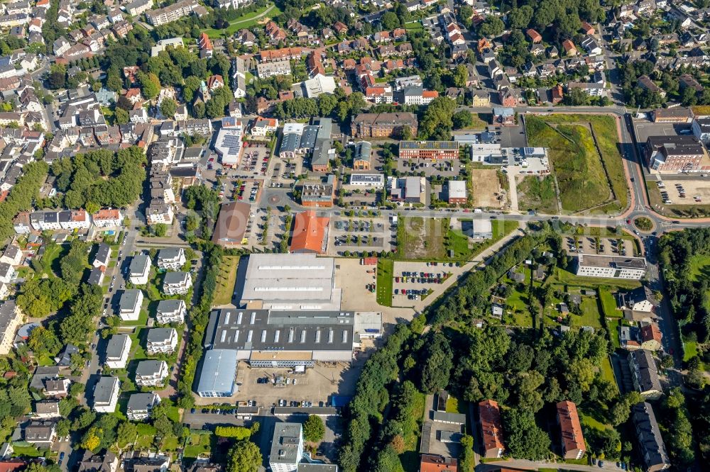 Bochum from the bird's eye view: Mixing of residential and commercial settlements along the Lothringer Strasse in Bochum in the state North Rhine-Westphalia, Germany