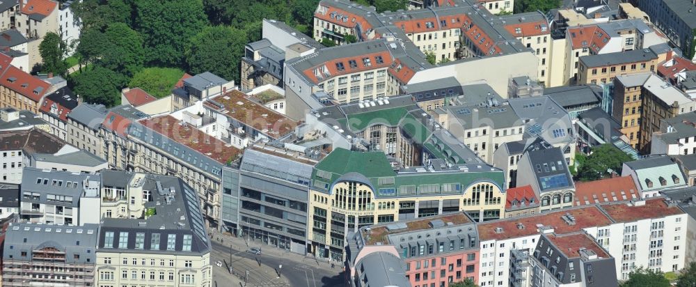 Berlin from above - Mixing of residential and commercial settlements Hackeschen Hoefe of PentaNex GmbH in the district Mitte in Berlin, Germany