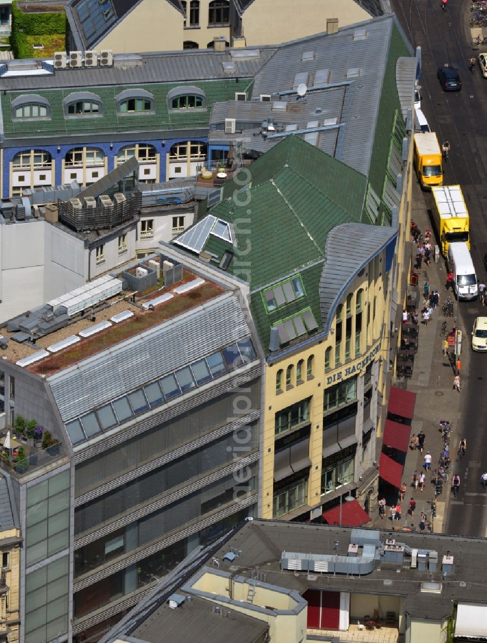 Berlin from the bird's eye view: Mixing of residential and commercial settlements Hackeschen Hoefe of PentaNex GmbH in the district Mitte in Berlin, Germany