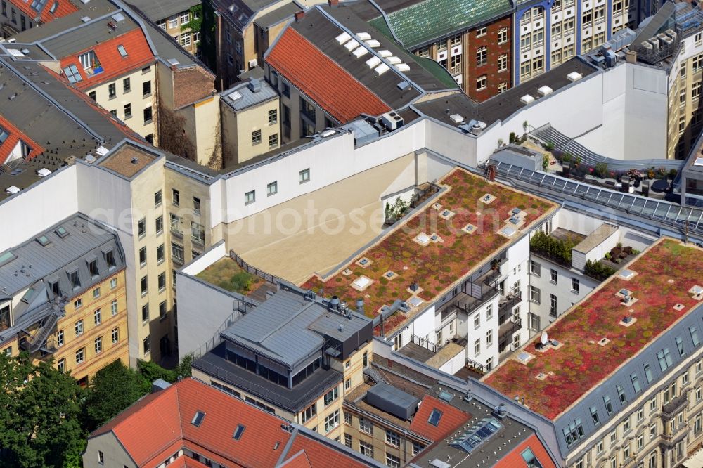 Aerial image Berlin - Mixing of residential and commercial settlements Hackeschen Hoefe of PentaNex GmbH in the district Mitte in Berlin, Germany