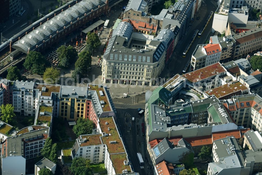 Aerial image Berlin - Mixing of residential and commercial settlements Hackeschen Hoefe of PentaNex GmbH in the district Mitte in Berlin, Germany