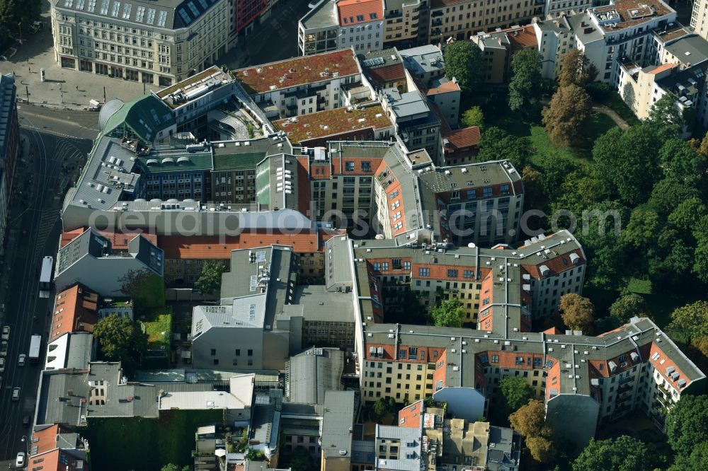 Berlin from above - Mixing of residential and commercial settlements Hackeschen Hoefe of PentaNex GmbH in the district Mitte in Berlin, Germany