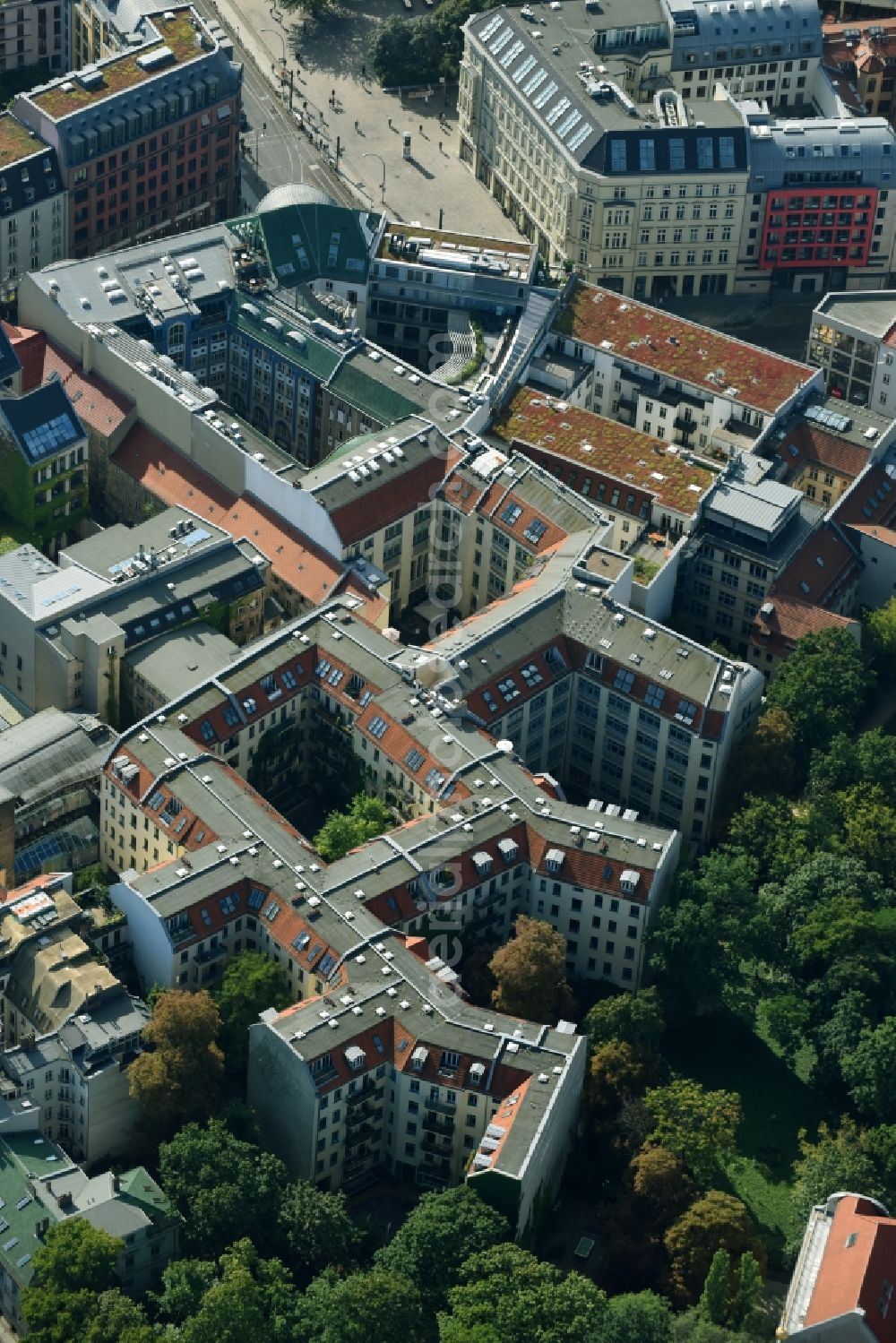 Berlin from above - Mixing of residential and commercial settlements Hackeschen Hoefe of PentaNex GmbH in the district Mitte in Berlin, Germany