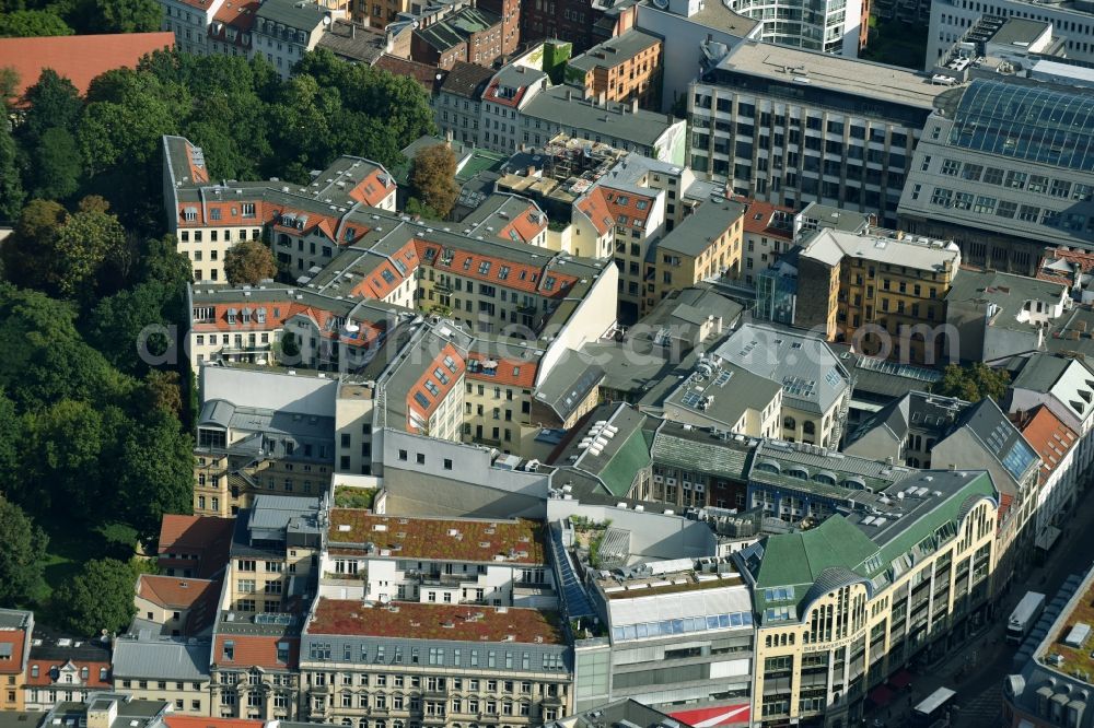 Aerial photograph Berlin - Mixing of residential and commercial settlements Hackeschen Hoefe of PentaNex GmbH in the district Mitte in Berlin, Germany