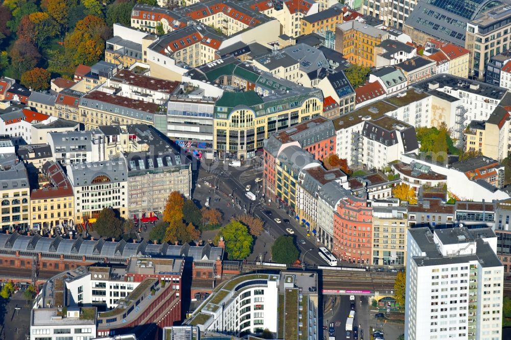 Aerial image Berlin - Mixing of residential and commercial settlements Hackeschen Hoefe of PentaNex GmbH in the district Mitte in Berlin, Germany