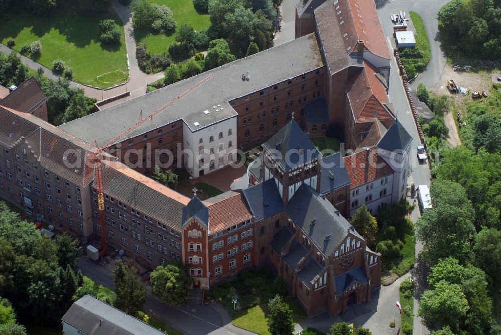 Aerial image St. Wendel - Blick auf das Missionshaus St. Wendel. Die Steyler Missionare sind eine römisch-katholische Ordensgemeinschaft, benannt nach dem kleinen Gründungsort Steyl, heute ein Stadtteil von Venlo (Stadtteil Steijl) in den Niederlanden. Heute arbeiten ihre rund 10.000 Mitglieder in allen Kontinenten der Welt. Dt: Gesellschaft des Göttlichen Worts. Kontakt: Missionshaus St. Wendel, Missionshausstr. 50, 66606 St. Wendel, Tel.: (0 68 51) 805 0, E-Mail: kontaktsteyler.org