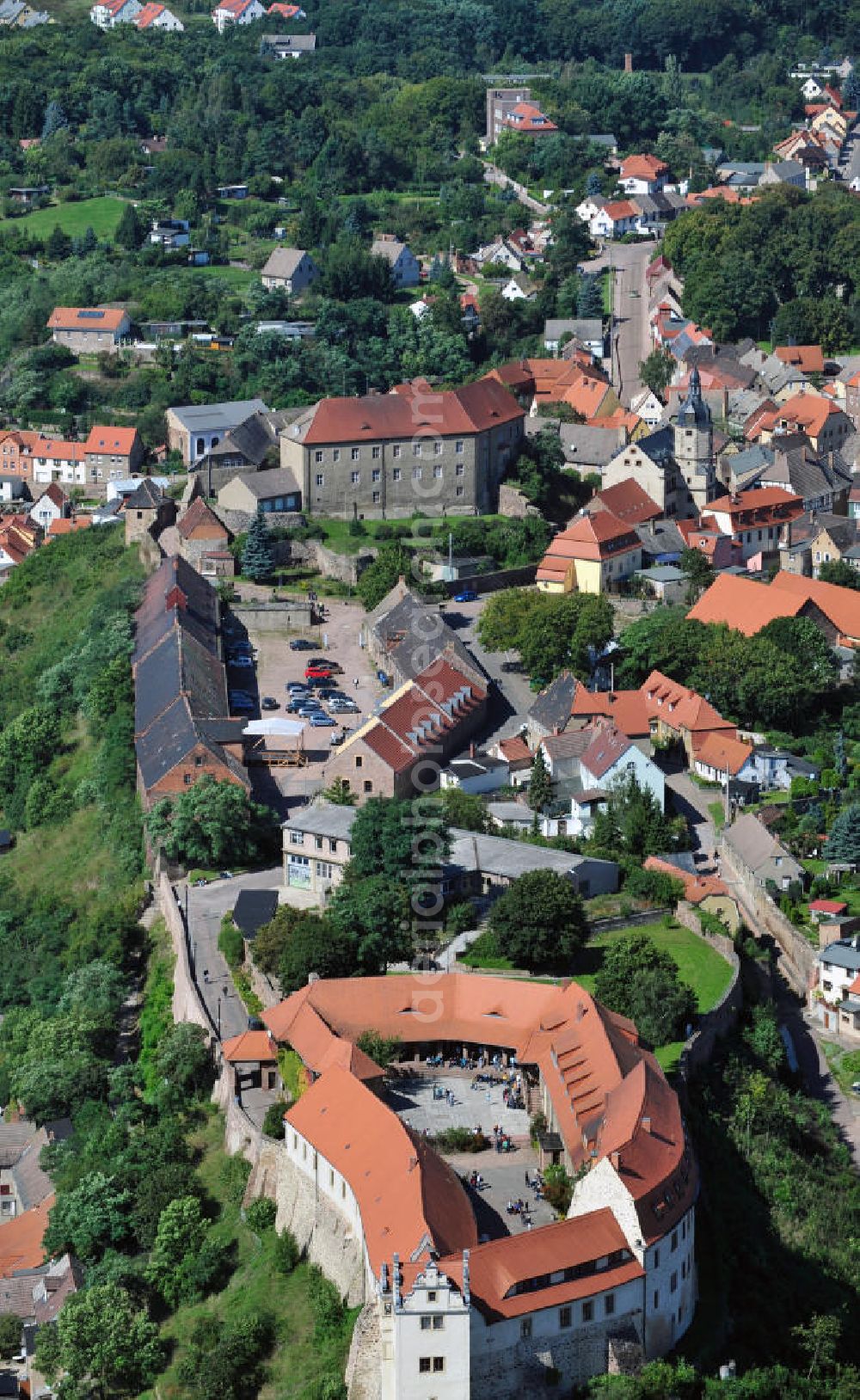 Aerial photograph Wettin - The castle Wettin has been the domicile of the Saxony Royal House. These days, the building houses a secondary school with focus on art