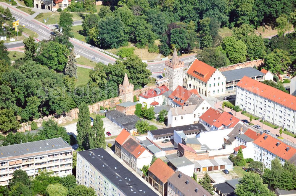 Zerbst / Anhalt from above - Mittelalterliches Heidetor, Teil der ehemaligen Stadtmauer / Stadtbefestigung in Zerbst in Sachsen-Anhalt. Medieval Gate, part of the former city wall in Zerbst / Anhalt in Saxony-Anhalt.