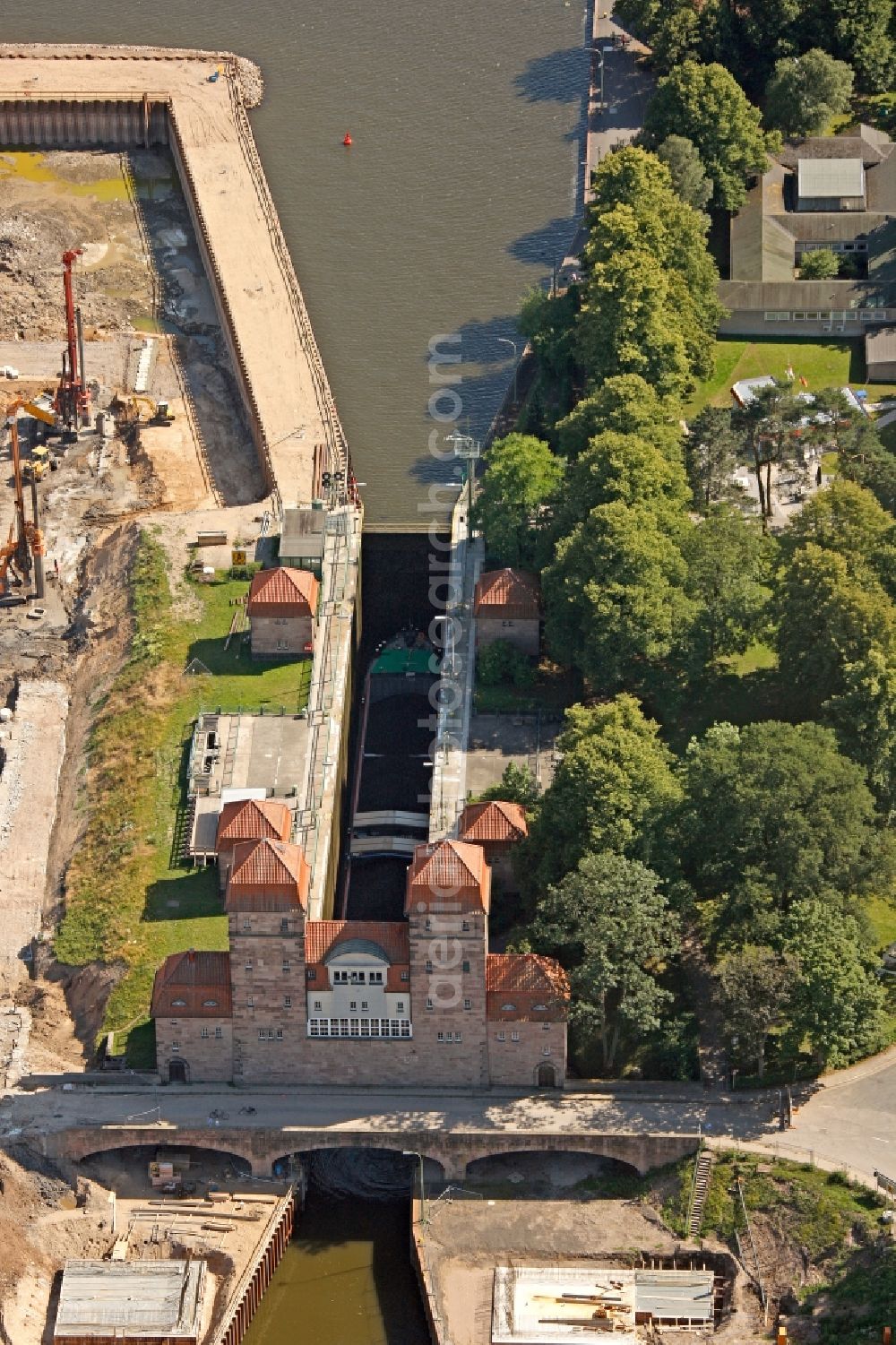 Minden from the bird's eye view: Midland Canal - Lock in Minden in North Rhine-Westphalia