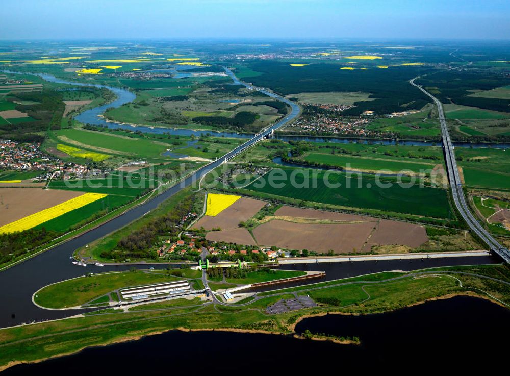 Rothensee from the bird's eye view: Mittelland Canal at Lock Rothensee course of the river Elbe in Saxony-Anhalt