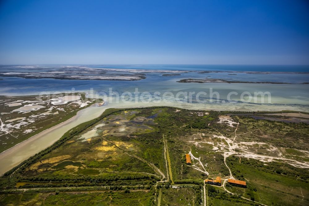 Aerial photograph Saintes-Maries-de-la-Mer - Mediterranean coast landscape on the beach at Saintes-Maries-de-la-Mer, Provence-Alpes-Cote d'Azur in France