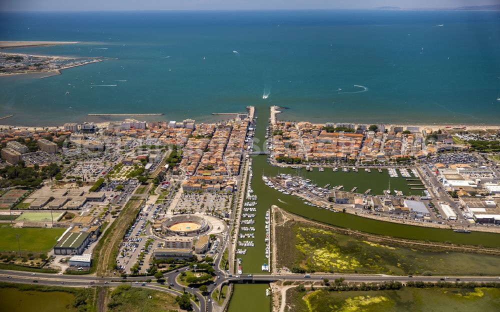 Aerial image Le Grau-du-Roi - Mediterranean coast and marina in Le Grau-du-Roi, France