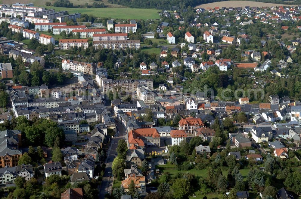 Aerial photograph Mittweida - Blick auf das Mittweida Stadtzentrum mit der Poststraße und dem Tzschirnerplatz. Mittweida ist eine Große Kreisstadt im Landkreis Mittelsachsen im Bundesland Sachsen. Sie ist Sitz der Verwaltungsgemeinschaft Mittweida.Mittweida wurde erstmals 1286 als oppidum (Stadt) bezeichnet und zählte um 1550 bereits zu den mittelgroßen Städten Sachsens. Kontakt: Stadtverwaltung Mittweida, Markt 32, Rathaus Haus 1, 09648 Mittweida, Tel. +49 (0)3727 967 0, Fax +49 (0)3727 967 180, e-mail: stadtverwaltung@mittweida.de