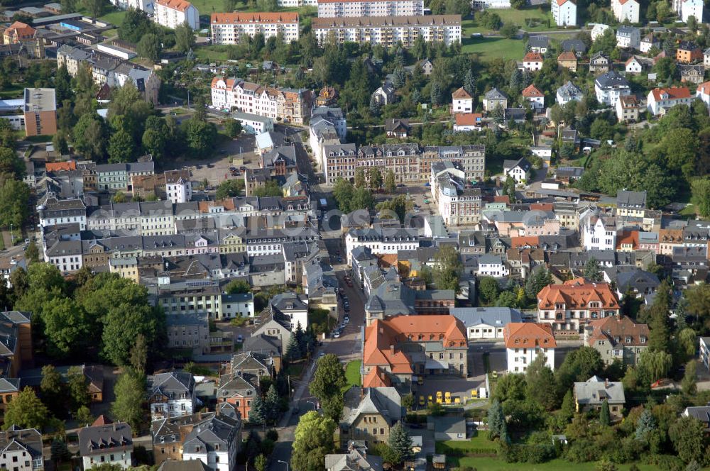 Mittweida from above - Blick auf das Mittweida Stadtzentrum mit der Poststraße und dem Tzschirnerplatz. Mittweida ist eine Große Kreisstadt im Landkreis Mittelsachsen im Bundesland Sachsen. Sie ist Sitz der Verwaltungsgemeinschaft Mittweida.Mittweida wurde erstmals 1286 als oppidum (Stadt) bezeichnet und zählte um 1550 bereits zu den mittelgroßen Städten Sachsens. Kontakt: Stadtverwaltung Mittweida, Markt 32, Rathaus Haus 1, 09648 Mittweida, Tel. +49 (0)3727 967 0, Fax +49 (0)3727 967 180, e-mail: stadtverwaltung@mittweida.de