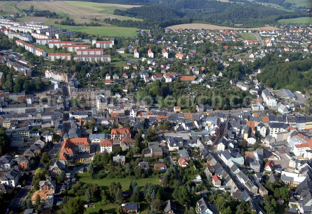 Aerial image Mittweida - Blick auf das Mittweida Stadtzentrum mit der Poststraße und dem Tzschirnerplatz. Mittweida ist eine Große Kreisstadt im Landkreis Mittelsachsen im Bundesland Sachsen. Sie ist Sitz der Verwaltungsgemeinschaft Mittweida.Mittweida wurde erstmals 1286 als oppidum (Stadt) bezeichnet und zählte um 1550 bereits zu den mittelgroßen Städten Sachsens. Kontakt: Stadtverwaltung Mittweida, Markt 32, Rathaus Haus 1, 09648 Mittweida, Tel. +49 (0)3727 967 0, Fax +49 (0)3727 967 180, e-mail: stadtverwaltung@mittweida.de