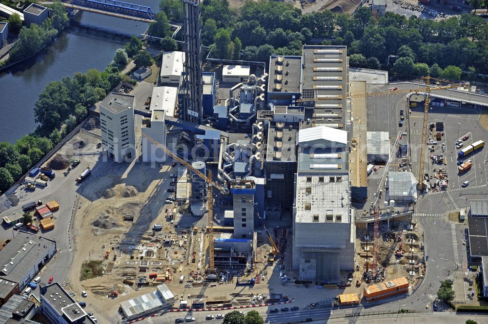 Aerial image Berlin - Ausbau der Müllverbrennungsanlage Ruhleben der Berliner Stadtreinigung (BSR). Expansion of the incinerating plant Ruhleben of the Berlin City Cleaning (BSR).