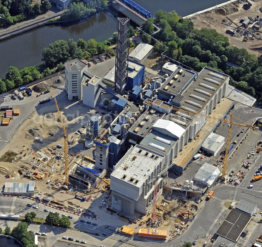 Aerial image Berlin - Ausbau der Müllverbrennungsanlage Ruhleben der Berliner Stadtreinigung (BSR). Expansion of the incinerating plant Ruhleben of the Berlin City Cleaning (BSR).