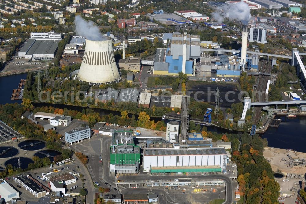 Aerial photograph Berlin - Power plants and exhaust towers of coal thermal power station at the Sophienwerder Weg in Ruhleben in Berlin in Germany