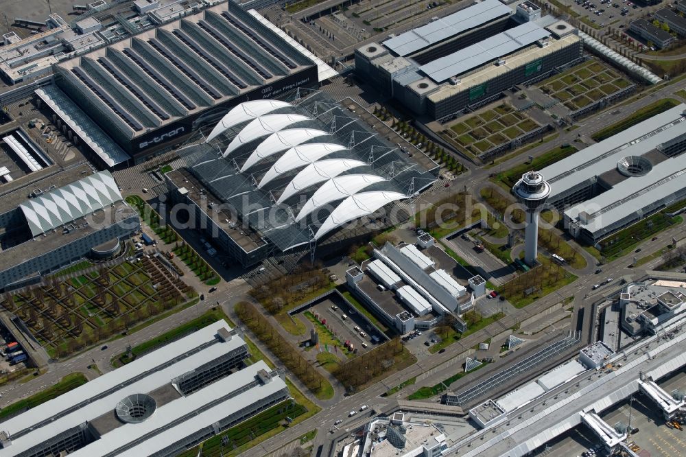 Aerial photograph Oberding - White membrane roof construction on the central terminal building Muenchen Airport Centers (MAC) and terminal on the grounds of Munich Airport in Oberding in the state Bavaria, Germany