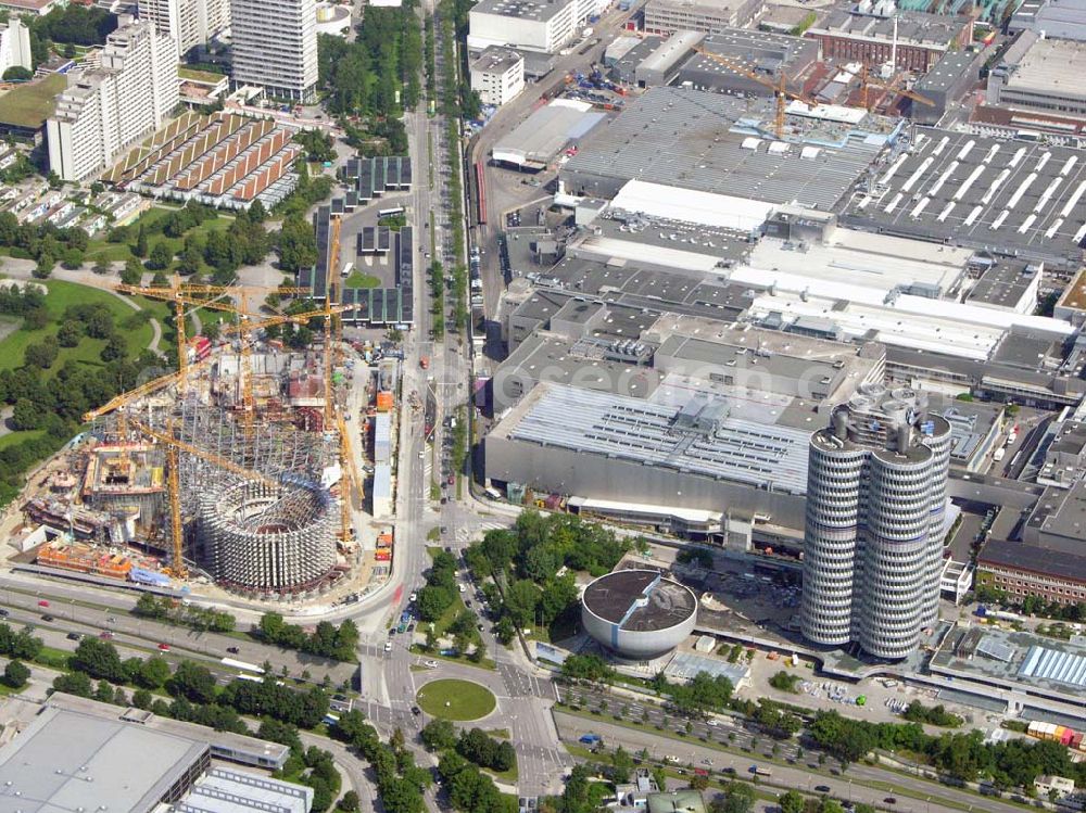 Aerial photograph München - Blick auf die Erweiterungsbaustelle des Auslieferungs- und Eventcenter BMW Welt der BMW AG am Georg-Brauchle-Ring nahe dem Olympia Park in München