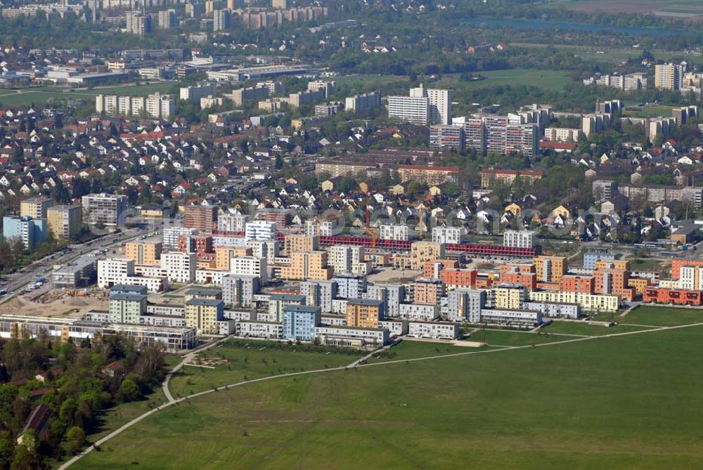 München from above - Neubauwohngebiet Siedlung Am Harthof in Milbertshofen in München.