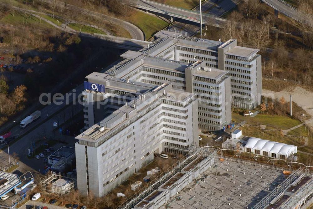 München from the bird's eye view: , Blick auf die O2 Unternehmenszentrale. Die O2 GmbH & Co. OHG (ehemals VIAG Interkom) ist mit über 10 Millionen Kunden (Stand: März 2006) der viertgrößte Mobilfunknetzbetreiber in Deutschland. O2 GmbH & Co. OHG, Gerorg-Brauchle-Ring 23-25, 80992 München,Tel: 0 89/24 42-0,