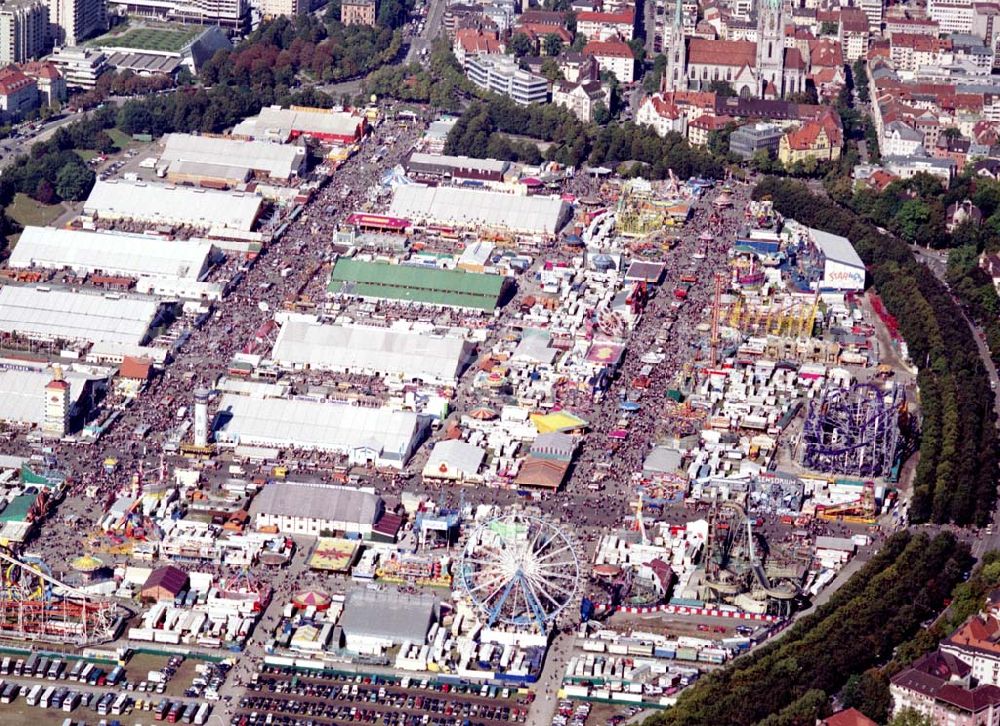 Aerial image München - Münchner Oktoberfest im Stadtteil Westend