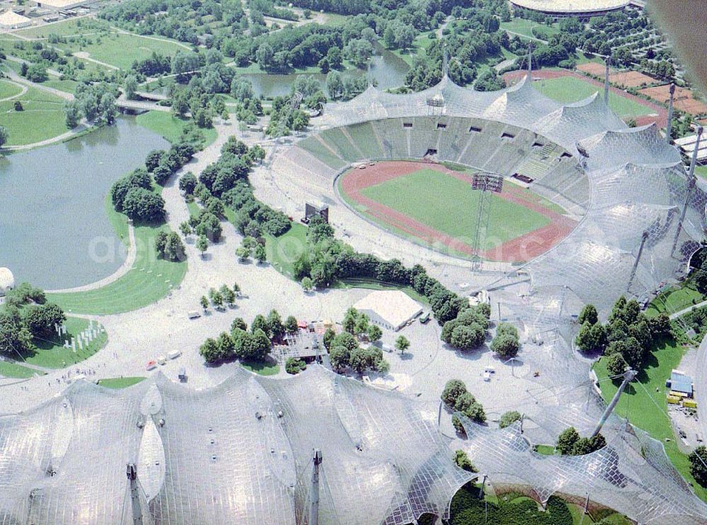 München from the bird's eye view: Münchner Olympiastadion und Olympiapark. Nichtredaktionelle Verwendung nur nach Absprache !