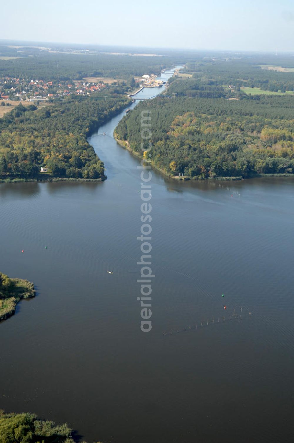 Aerial photograph Brandenburg OT Kirchmöser - Blick auf den Wendsee bei Kirchmöser mit der Mündung der Havel, welche durch den See hindurchfließt, in den Elbe-Havel-Kanal.